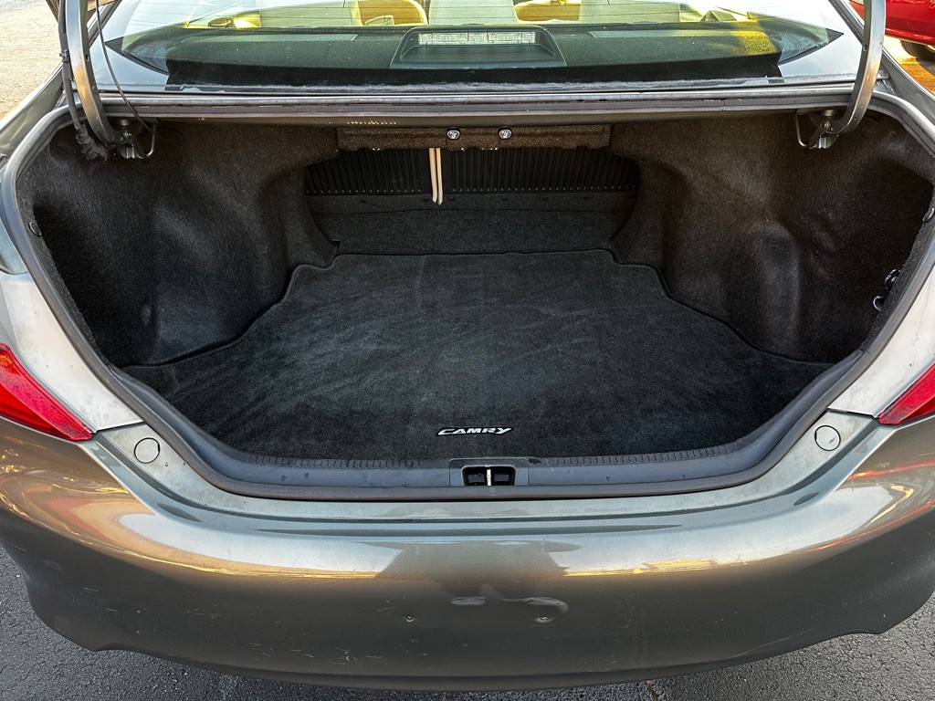 2014 Toyota Camry Image 17