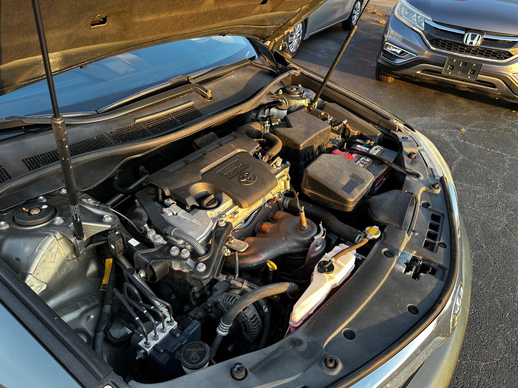 2014 Toyota Camry Image 19