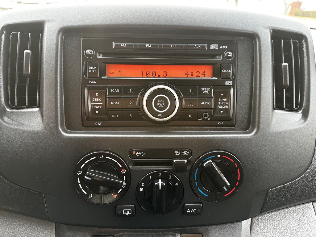 2015 Chevrolet Express Image 14