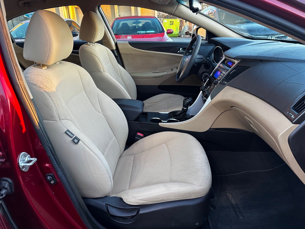 2012 Hyundai Sonata Image 10