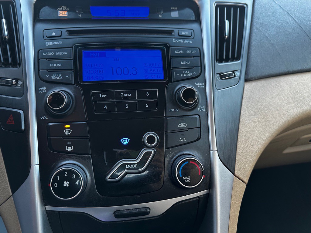 2012 Hyundai Sonata Image 16