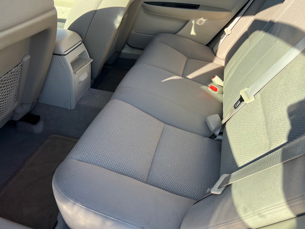 2009 Saturn Aura Image 12