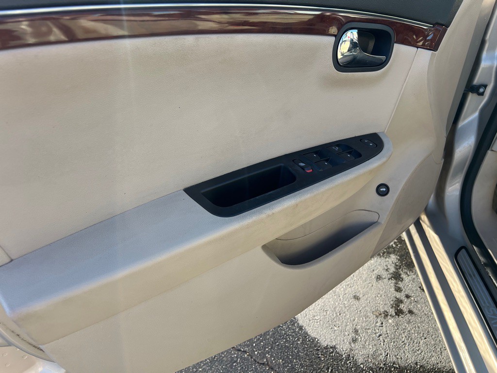 2009 Saturn Aura Image 16