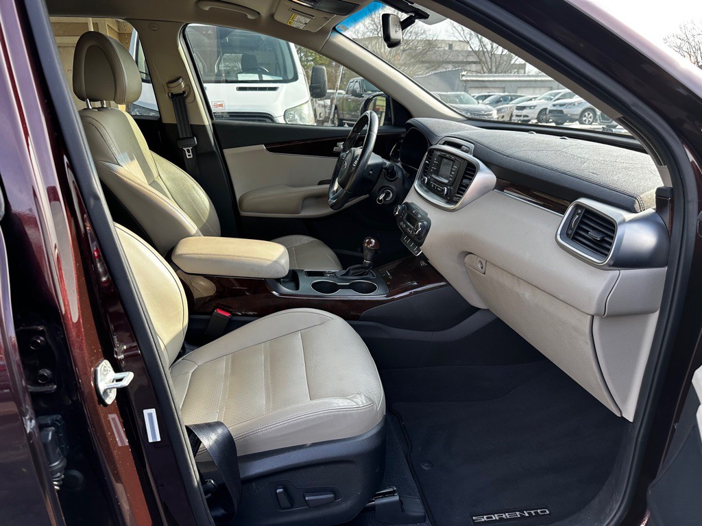 2016 Kia Sorento Image 9