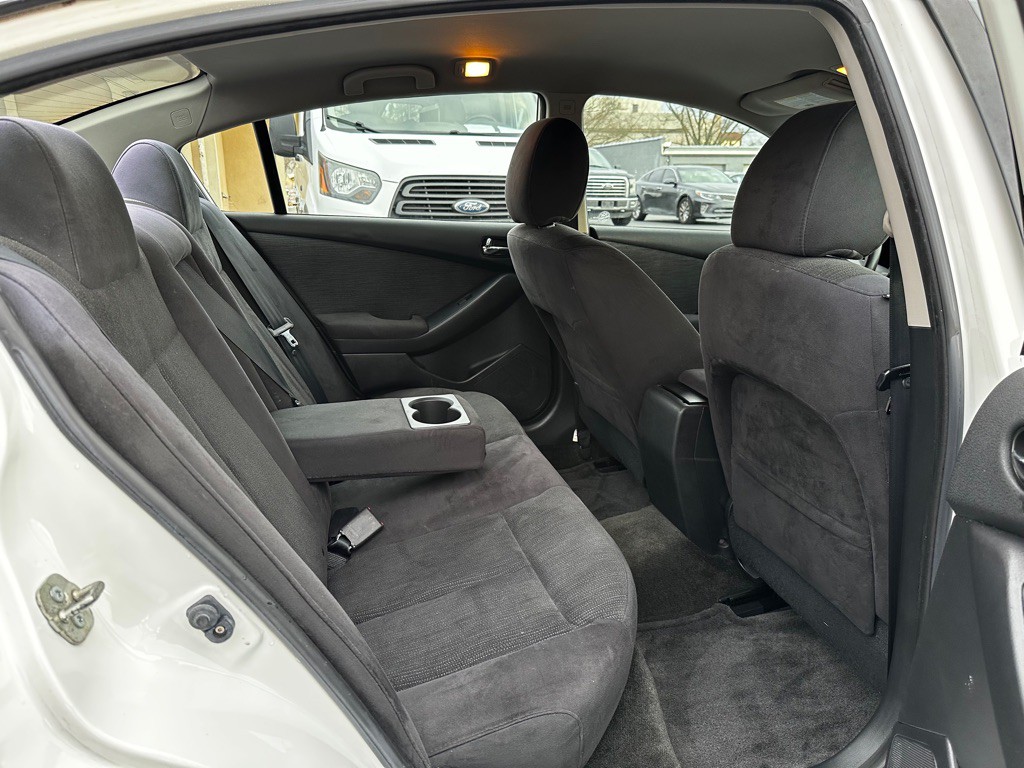 2012 Nissan Altima Image 8