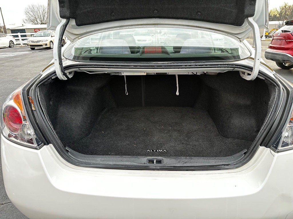 2012 Nissan Altima Image 17