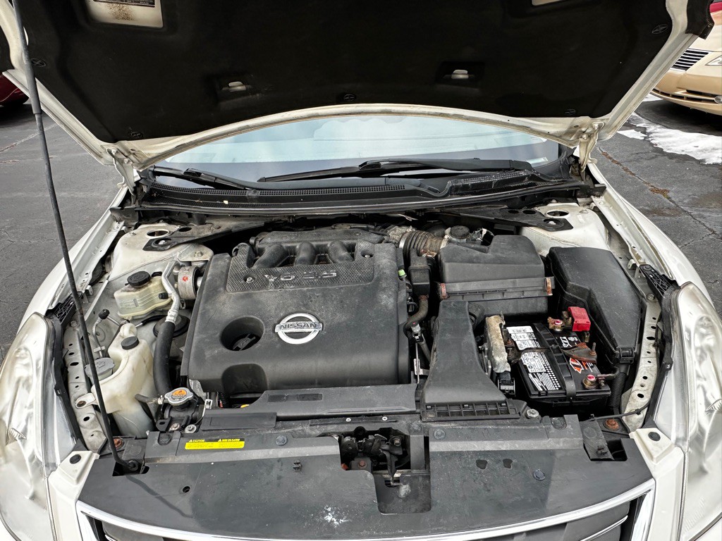 2012 Nissan Altima Image 19