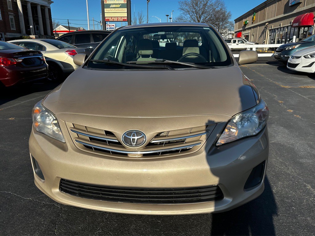 2013 Toyota Corolla Image 2