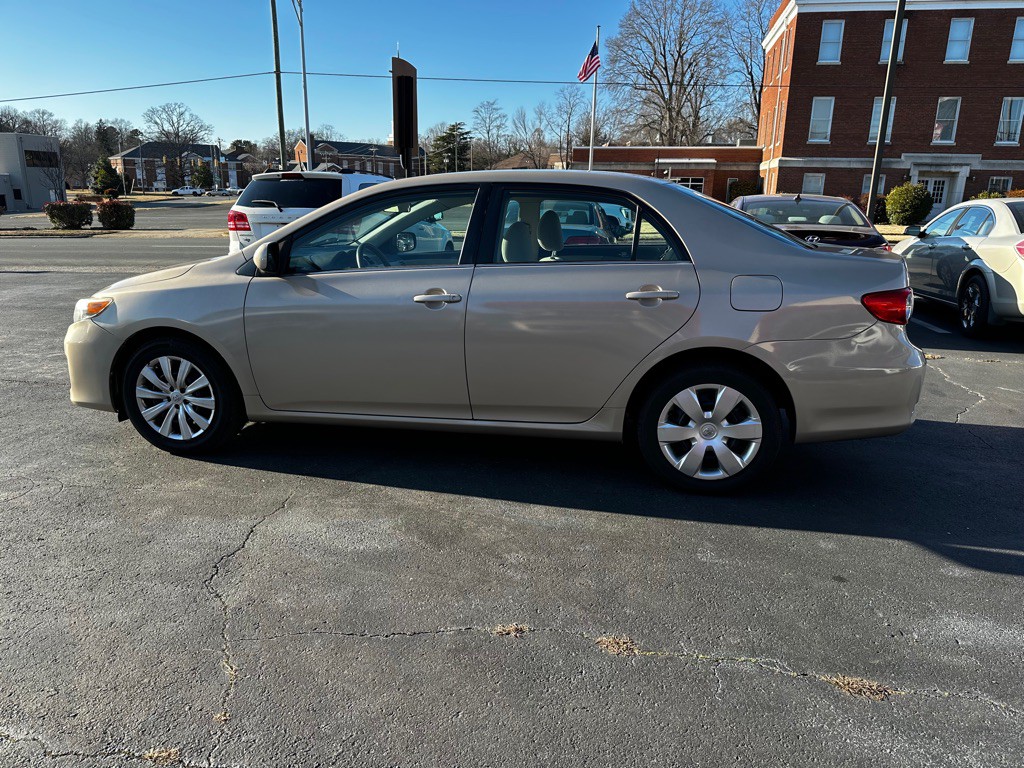 2013 Toyota Corolla Image 4