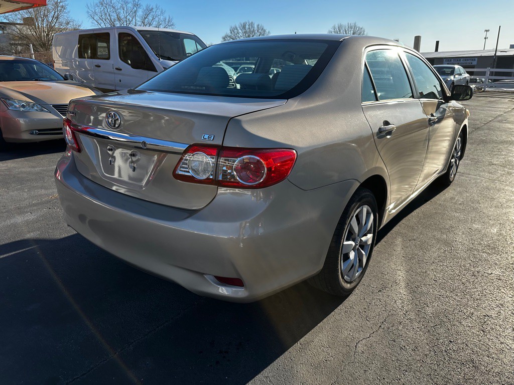 2013 Toyota Corolla Image 7