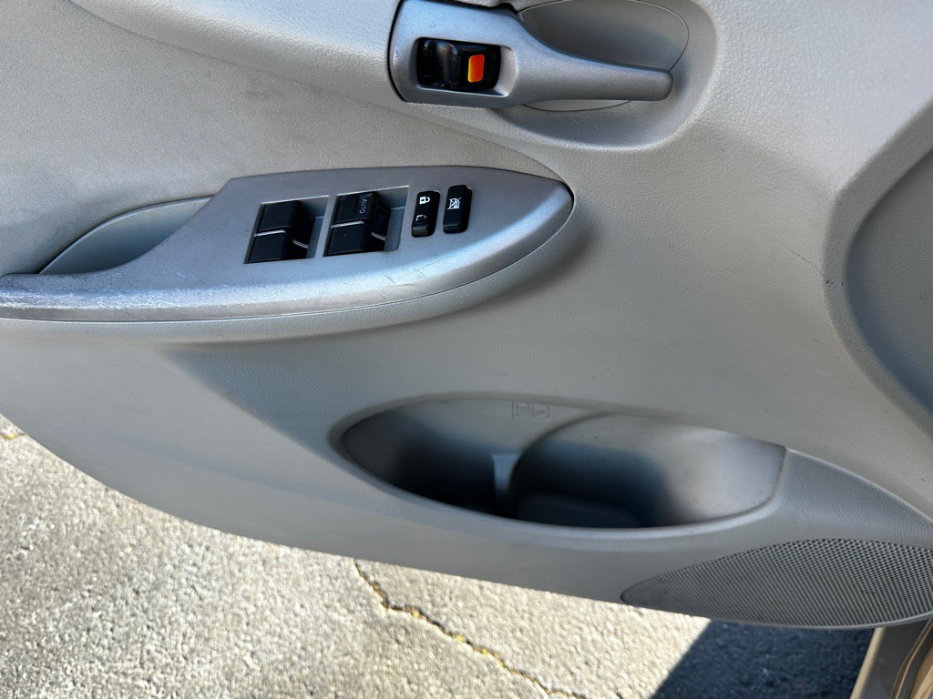 2013 Toyota Corolla Image 12