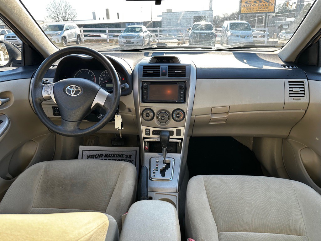 2013 Toyota Corolla Image 13