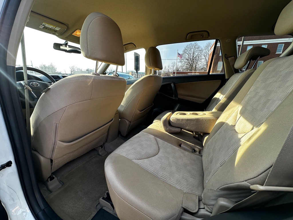 2011 Toyota Rav4 Image 8