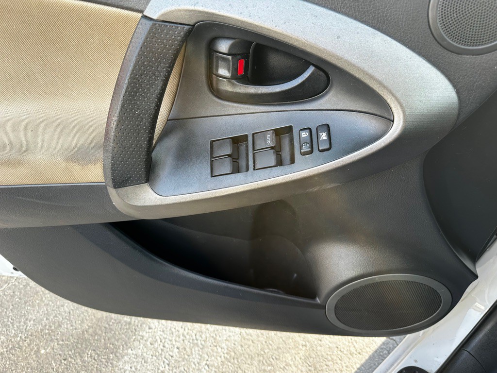 2011 Toyota Rav4 Image 11