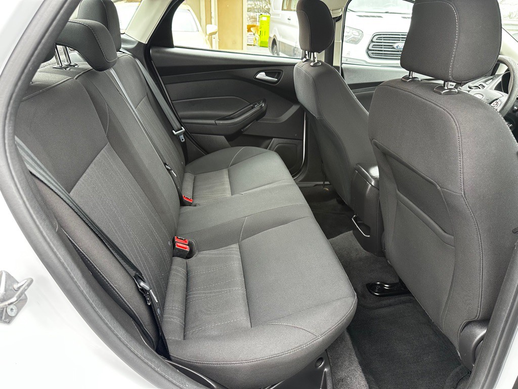 2018 Ford Focus Image 9