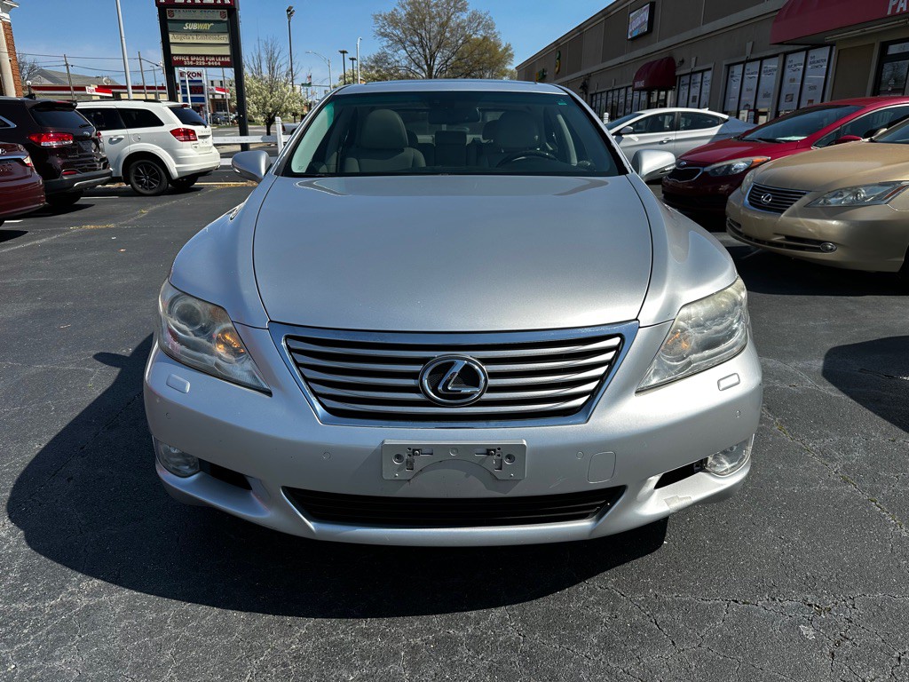 2010 Lexus LS Image 2