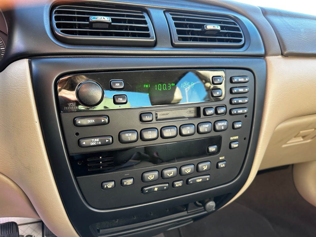 2000 Ford Taurus Image 15