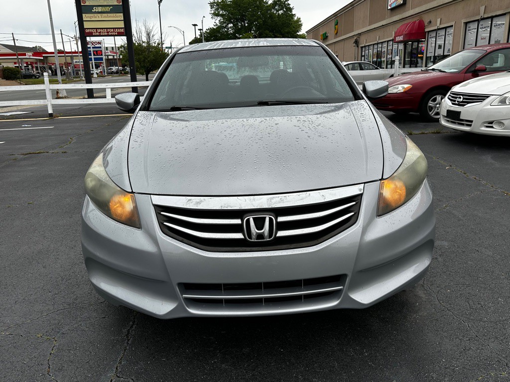 2011 Honda Accord Image 2