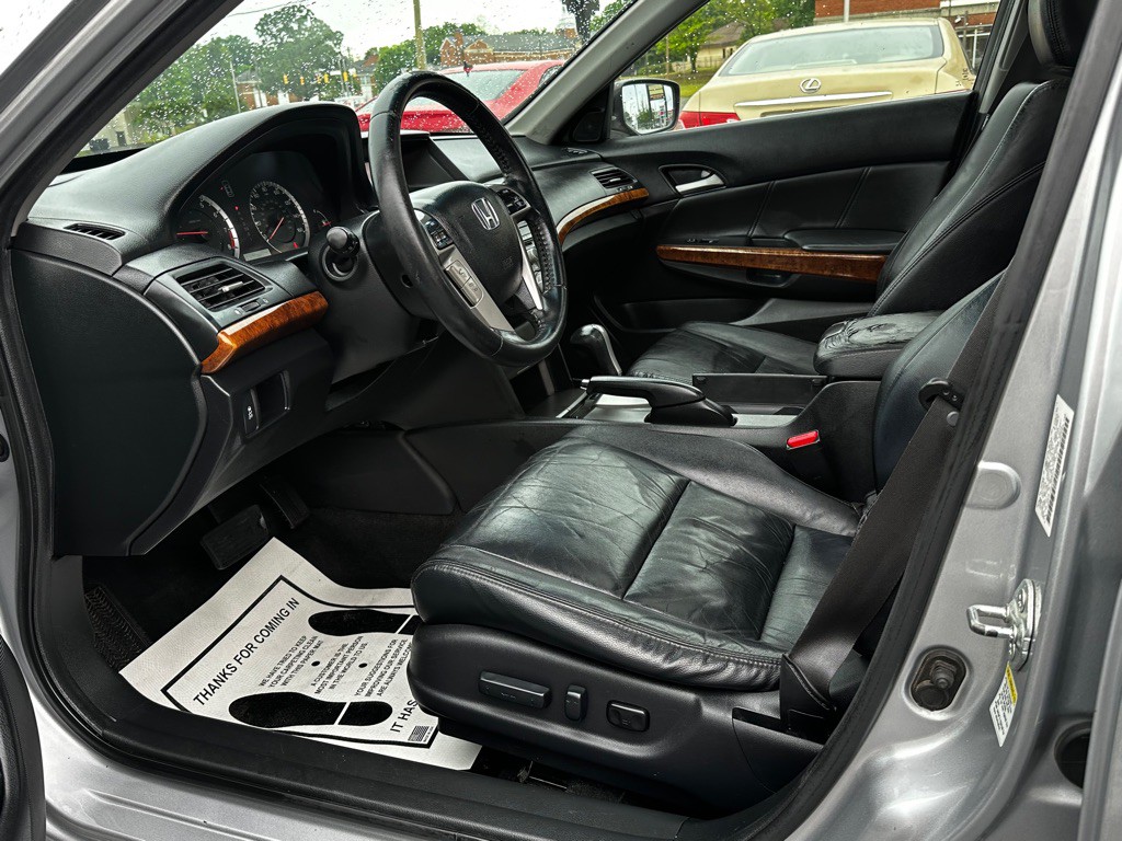 2011 Honda Accord Image 11