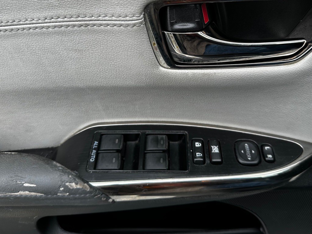 2014 Toyota Avalon Image 12
