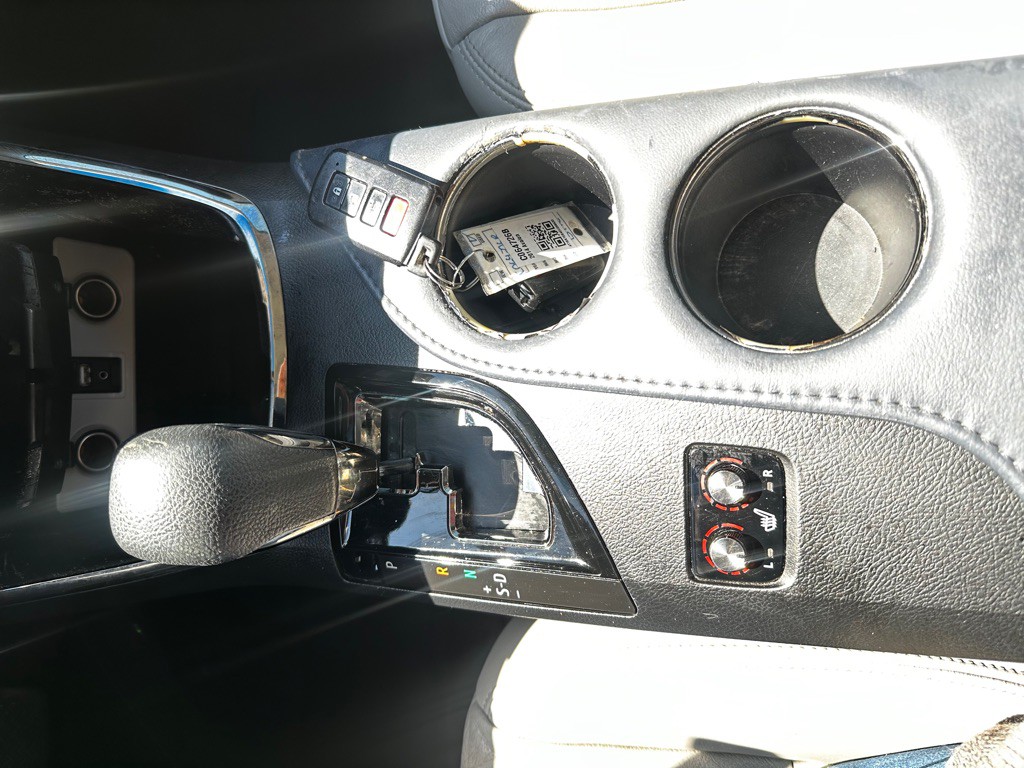 2014 Toyota Avalon Image 18
