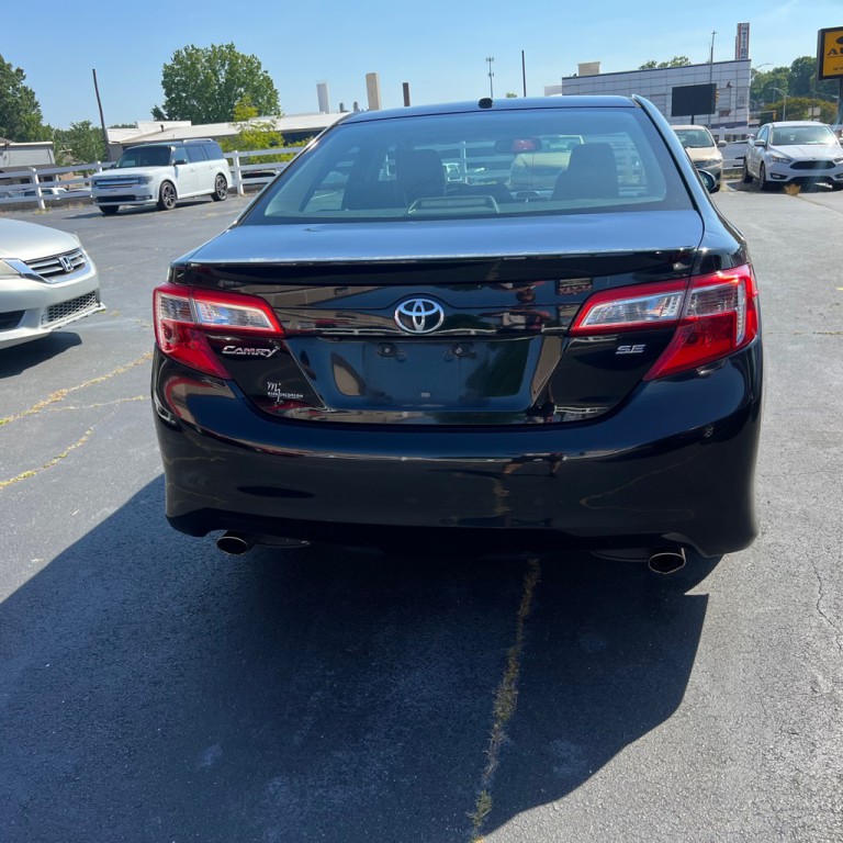 2012 Toyota Camry Image 6