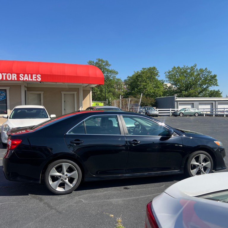 2012 Toyota Camry Image 8