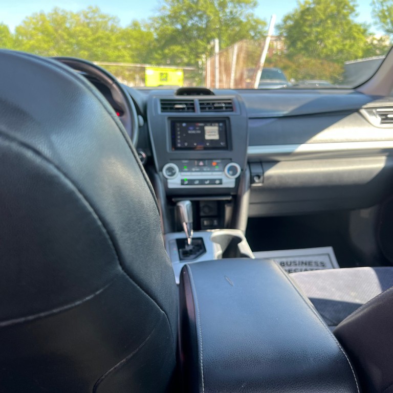 2012 Toyota Camry Image 19