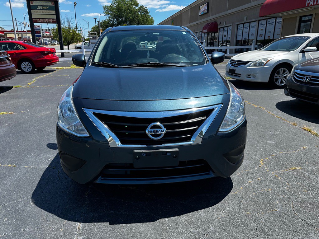 2015 Nissan Versa Image 2