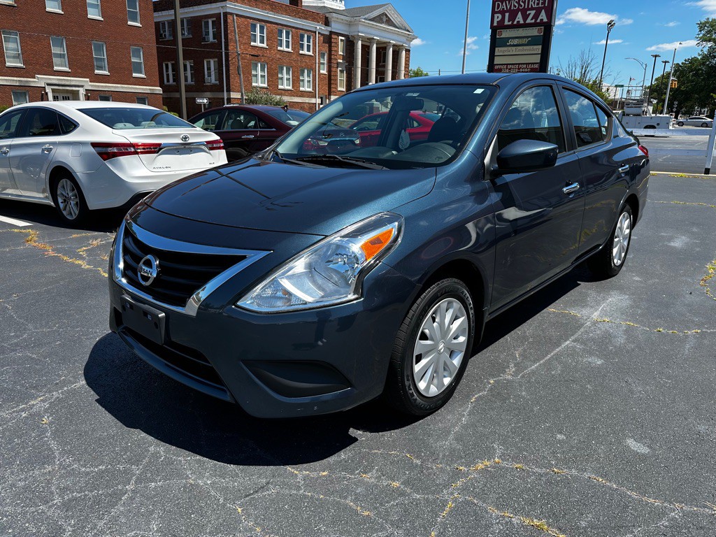 2015 Nissan Versa Image 3