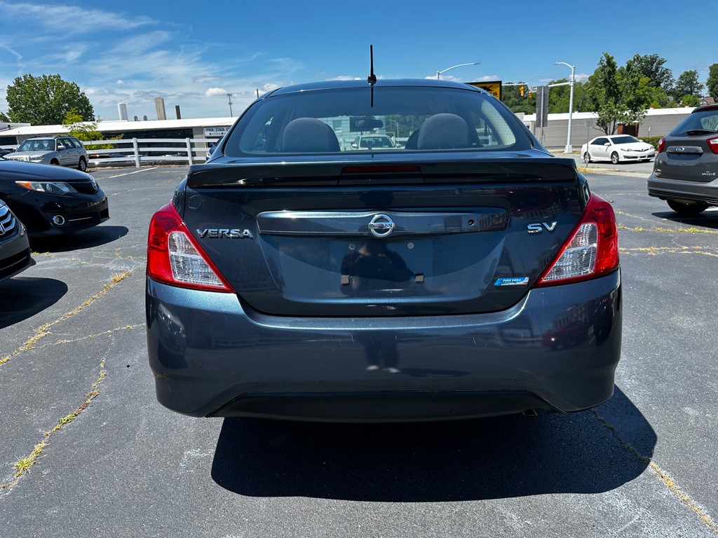 2015 Nissan Versa Image 6