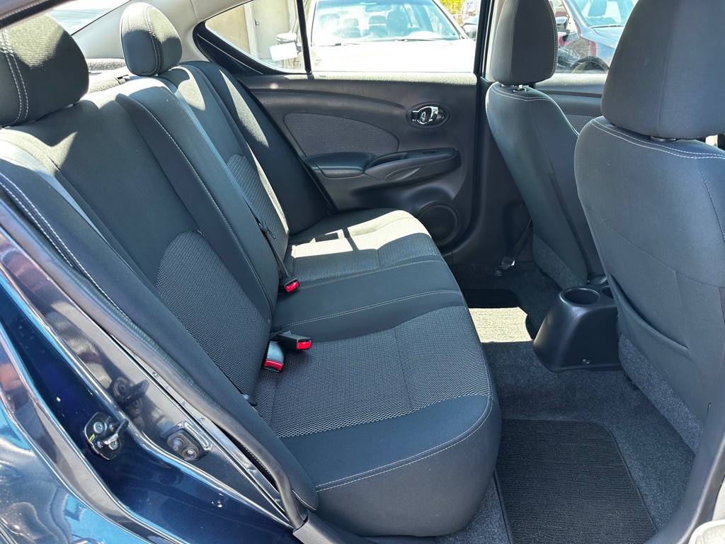 2015 Nissan Versa Image 9
