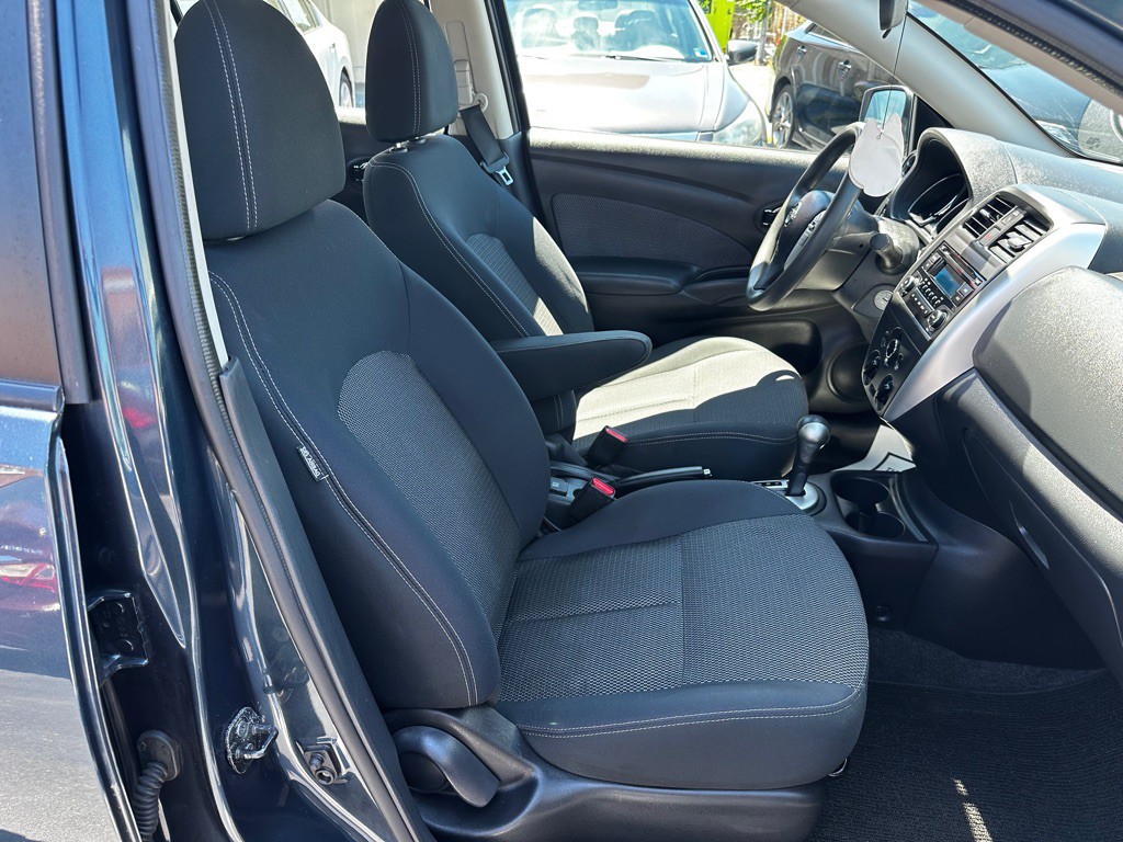 2015 Nissan Versa Image 10