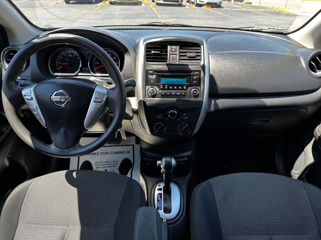 2015 Nissan Versa Image 12