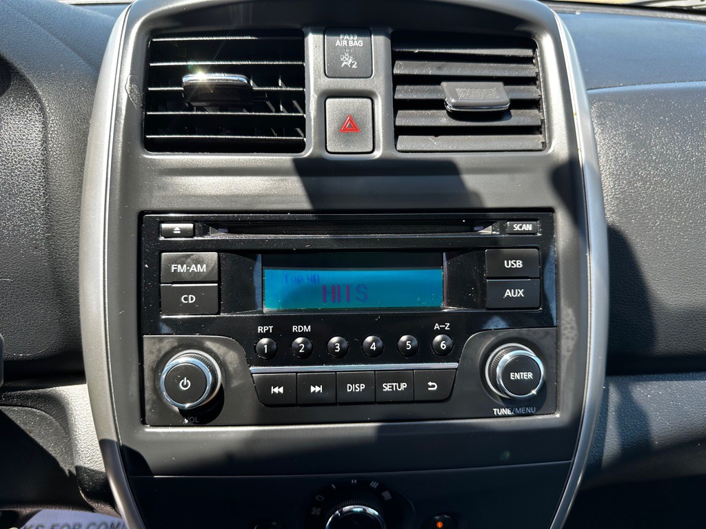 2015 Nissan Versa Image 14