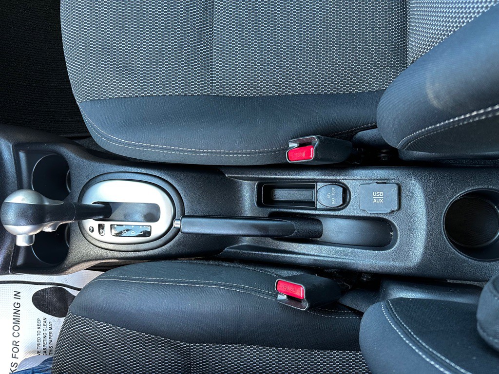 2015 Nissan Versa Image 16