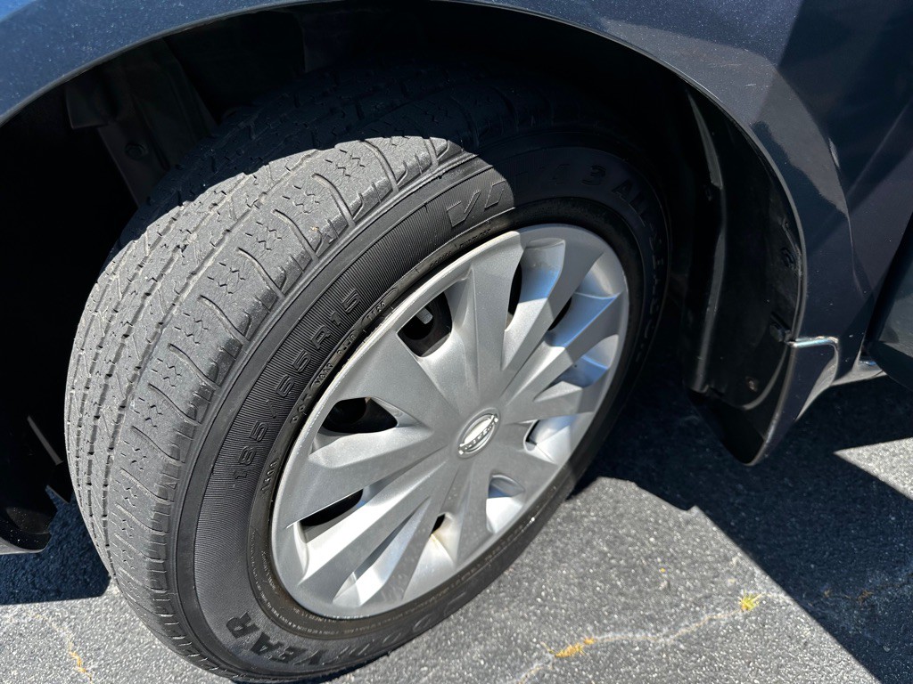 2015 Nissan Versa Image 18