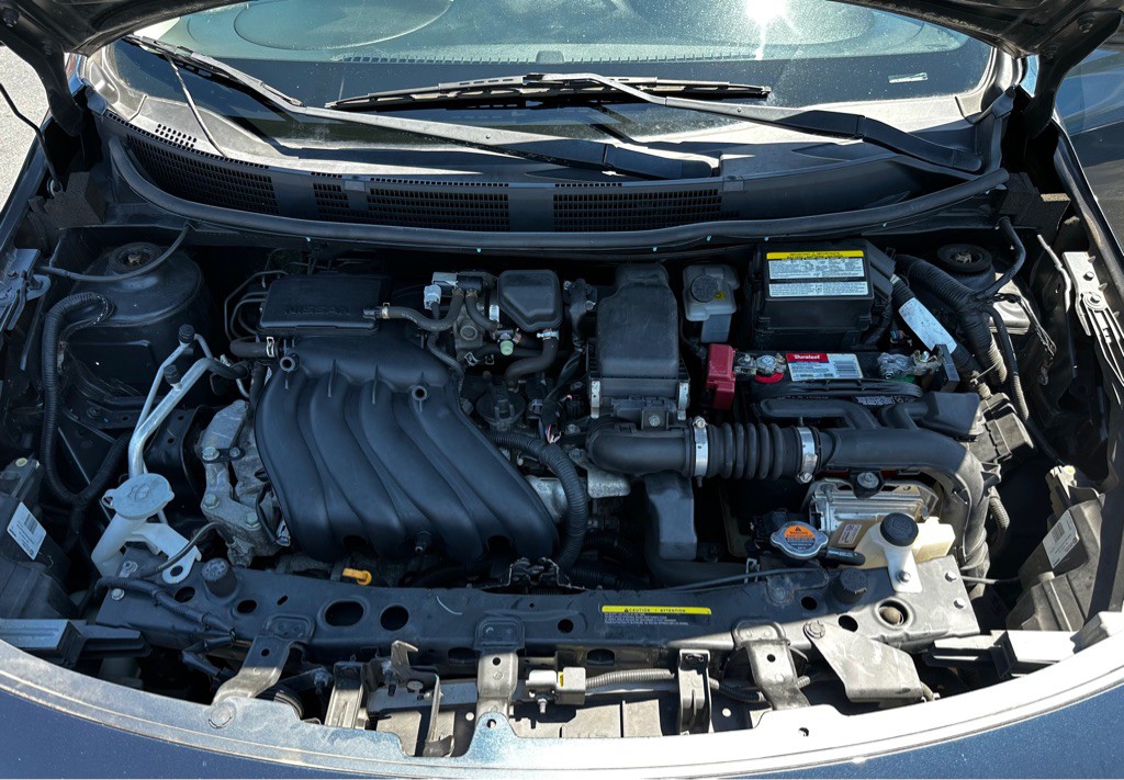 2015 Nissan Versa Image 19