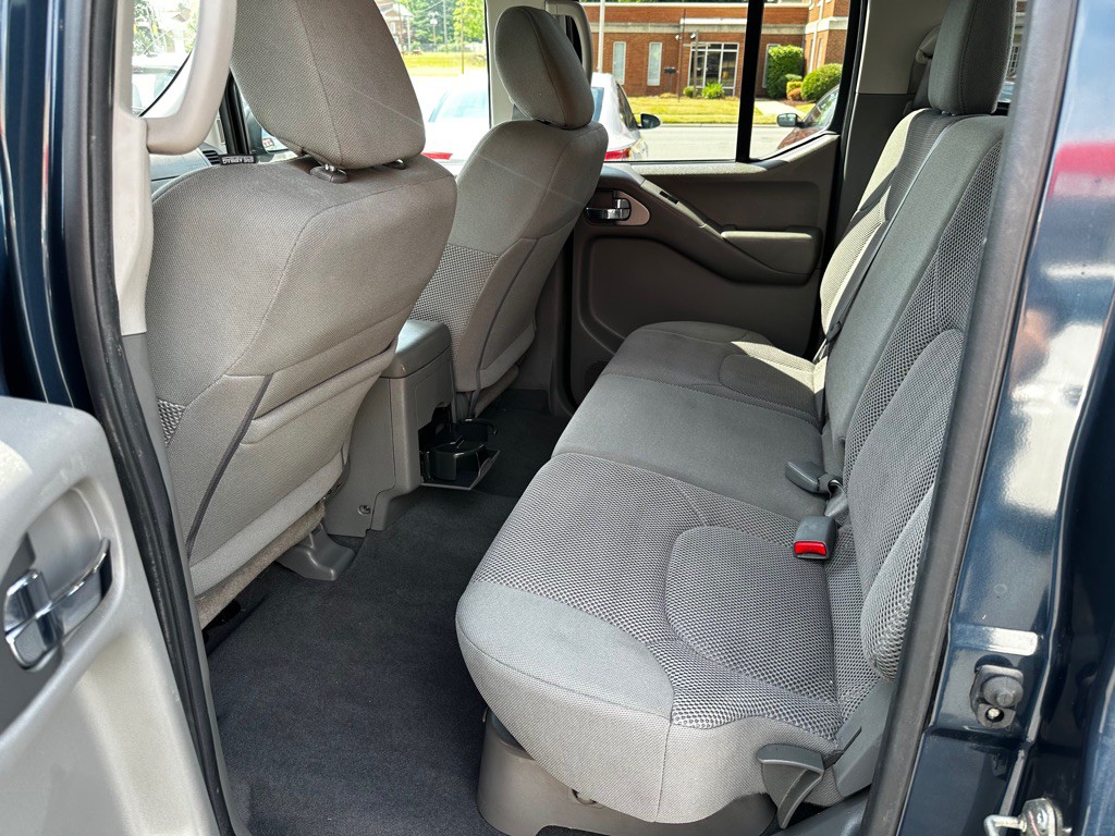 2020 Nissan Frontier Image 9
