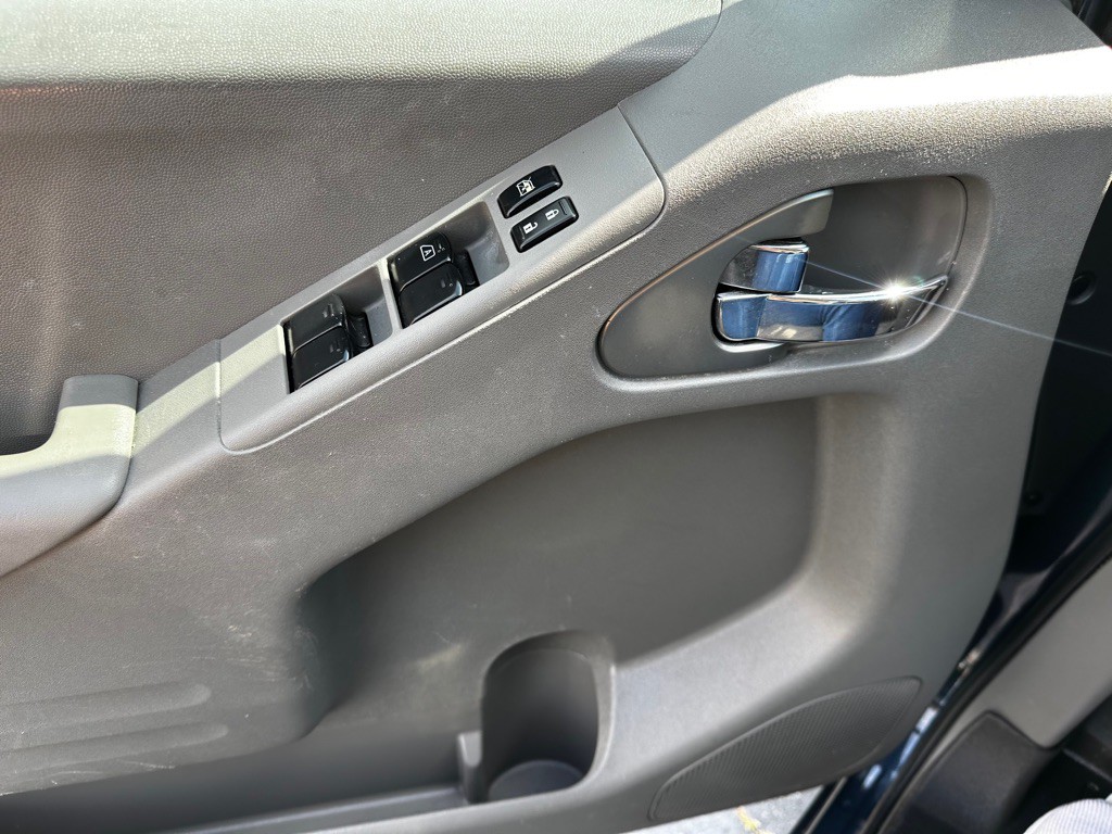 2020 Nissan Frontier Image 12