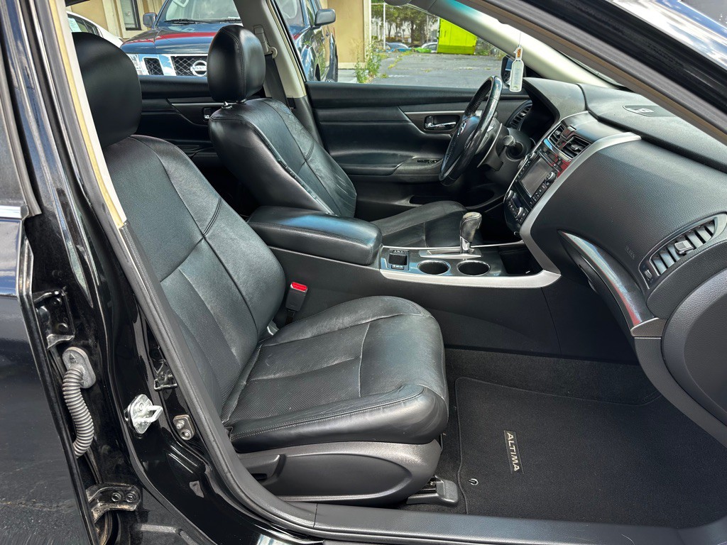 2013 Nissan Altima Image 10