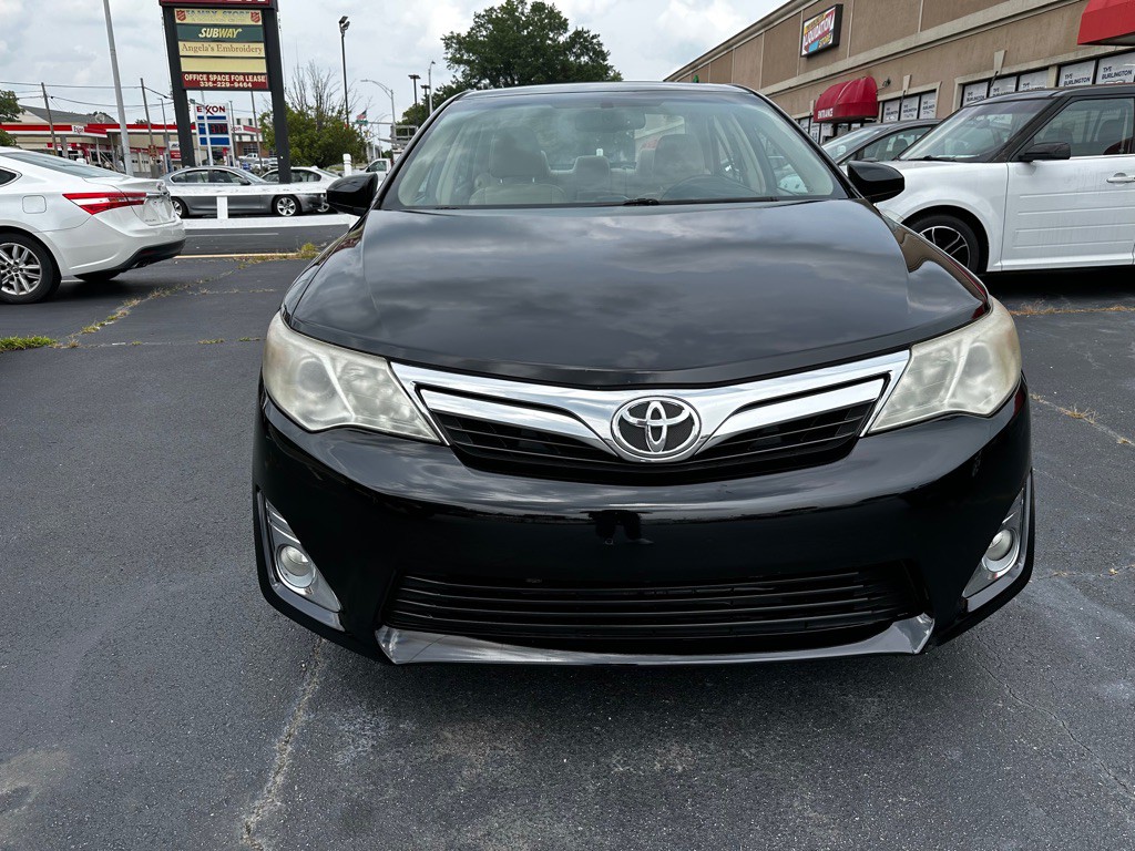 2012 Toyota Camry Image 2