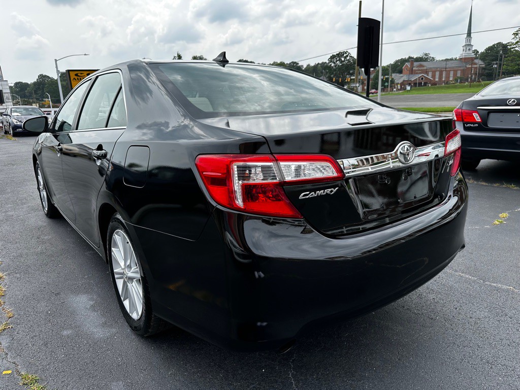 2012 Toyota Camry Image 5
