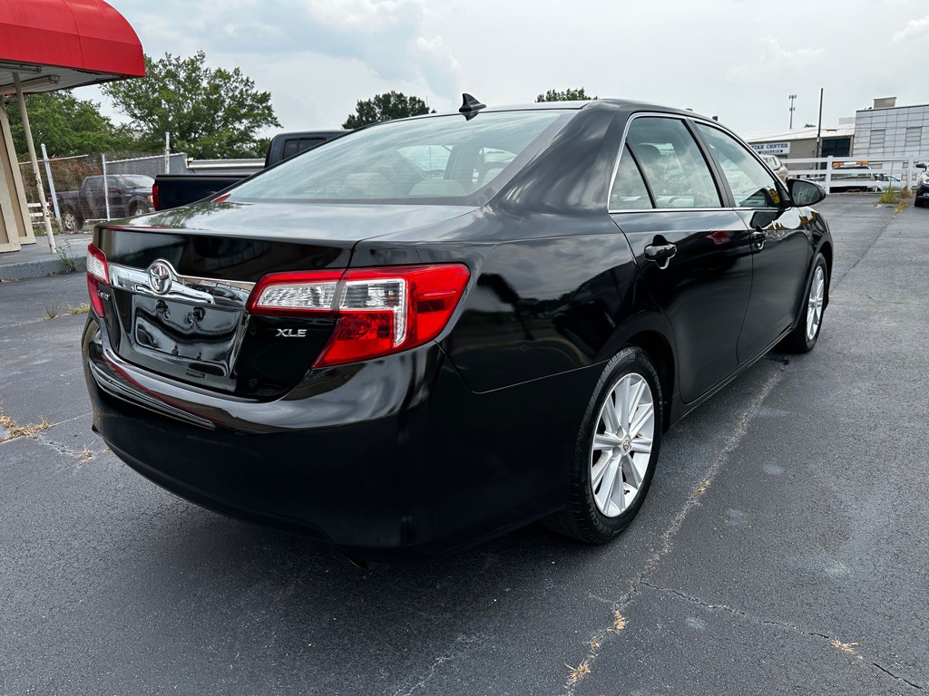 2012 Toyota Camry Image 7