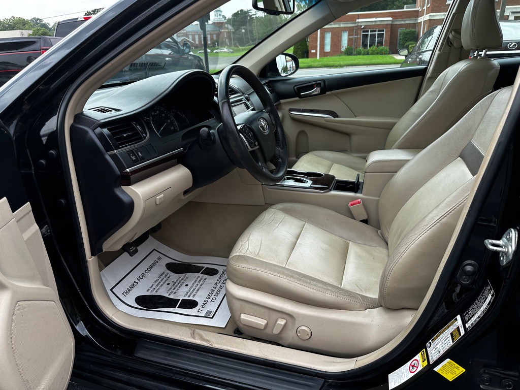 2012 Toyota Camry Image 11