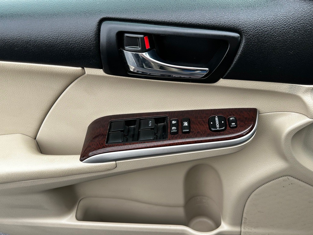 2012 Toyota Camry Image 12