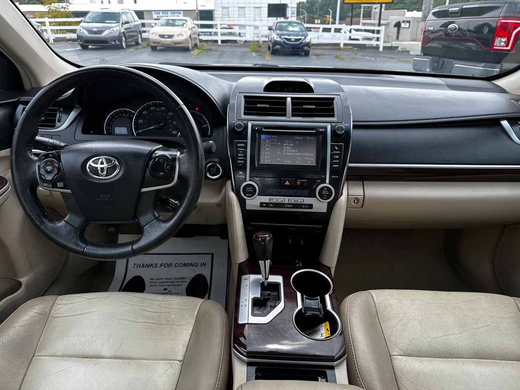 2012 Toyota Camry Image 14