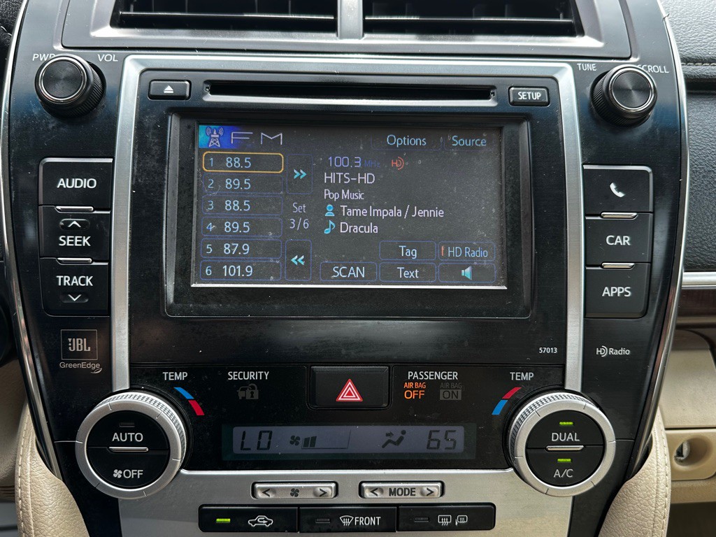 2012 Toyota Camry Image 17