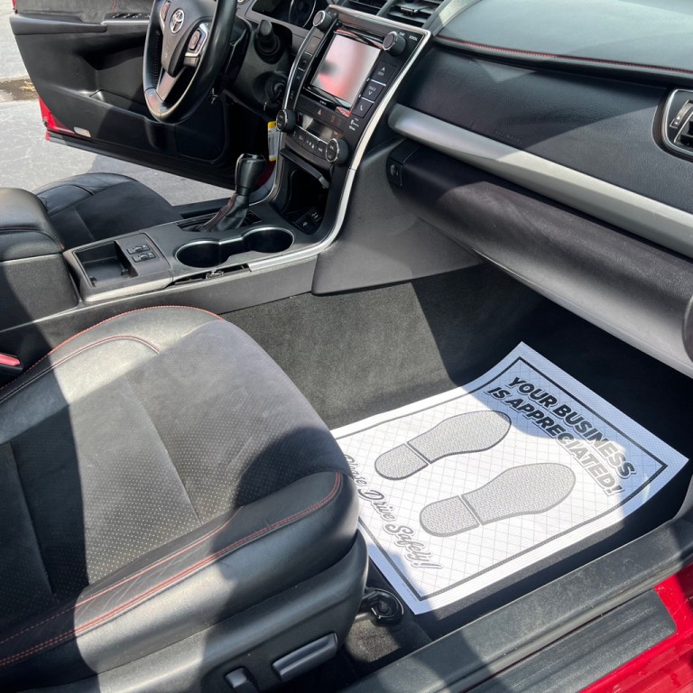 2017 Toyota Camry Image 11