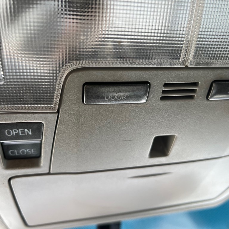 2017 Toyota Camry Image 17